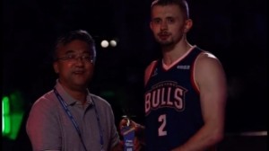 恭喜厄特尔以场均2抢断的出色表现 荣膺2025赛季常规赛抢断王！