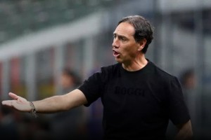 开云综合服务-内斯塔：圣西罗的嘘声说明米兰踢得很差，我无法给他们提出建议