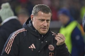 记者：拜仁内部对埃贝尔存在不满，正考虑任命高于他的管理者